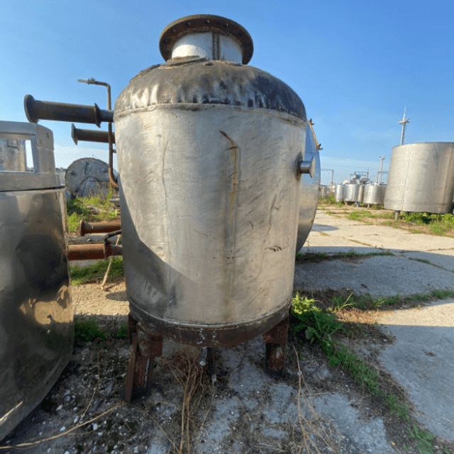 Емкость толстостенная 1000л инв.10779