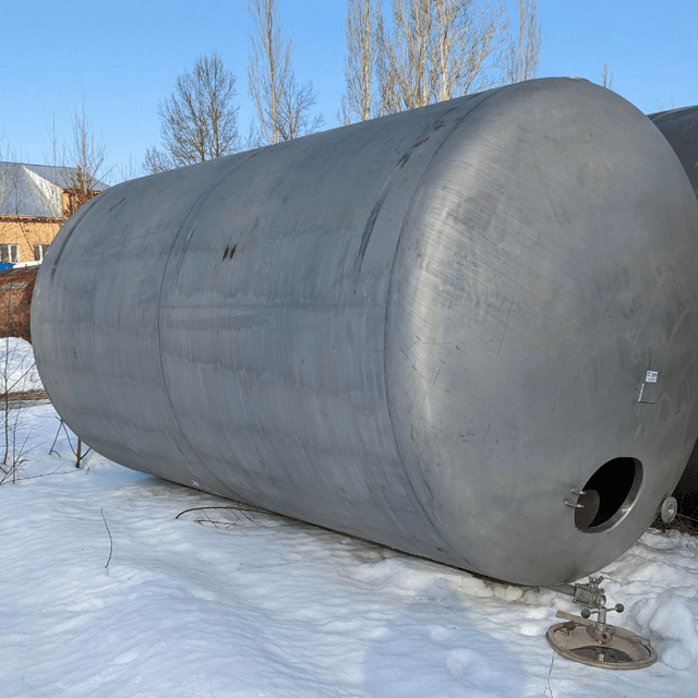 Емкость 20куб.м. горизонтальная с ложементами