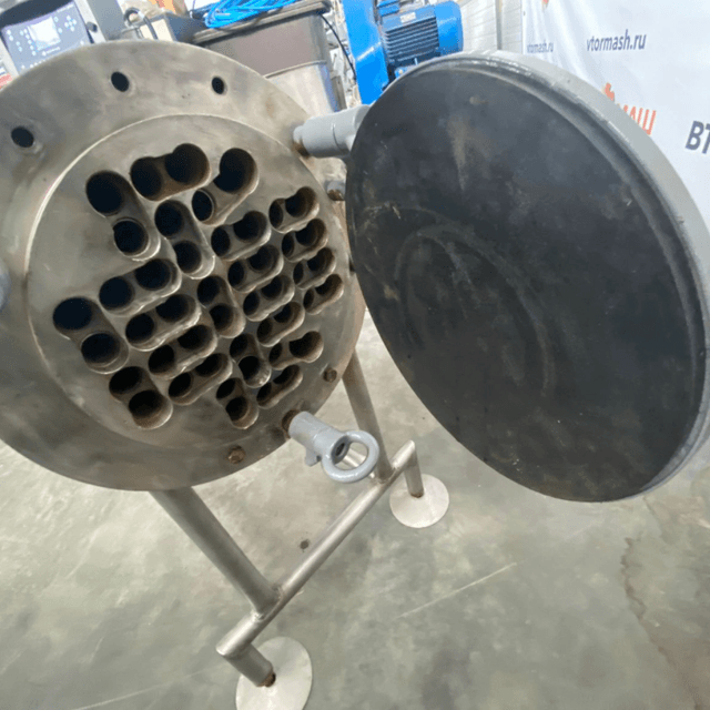 Теплообменник трубчатый 10т инв.10783