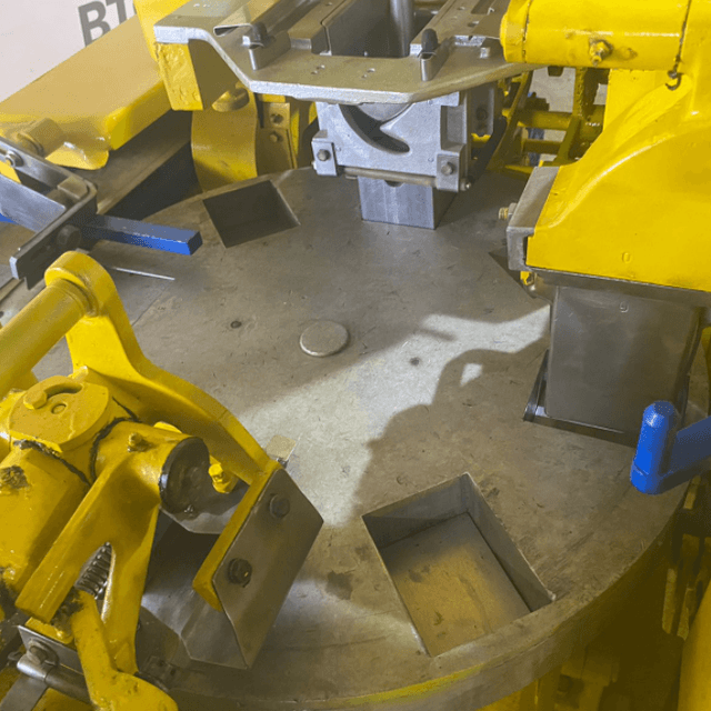 Фасовщик творога М6-АР2Т брикеты от 180 гр до 200 гр инв.8406