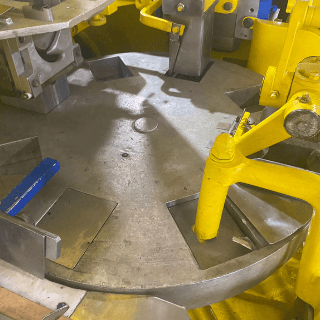 Фасовщик творога М6-АР2Т брикеты от 180 гр до 200 гр инв.8406