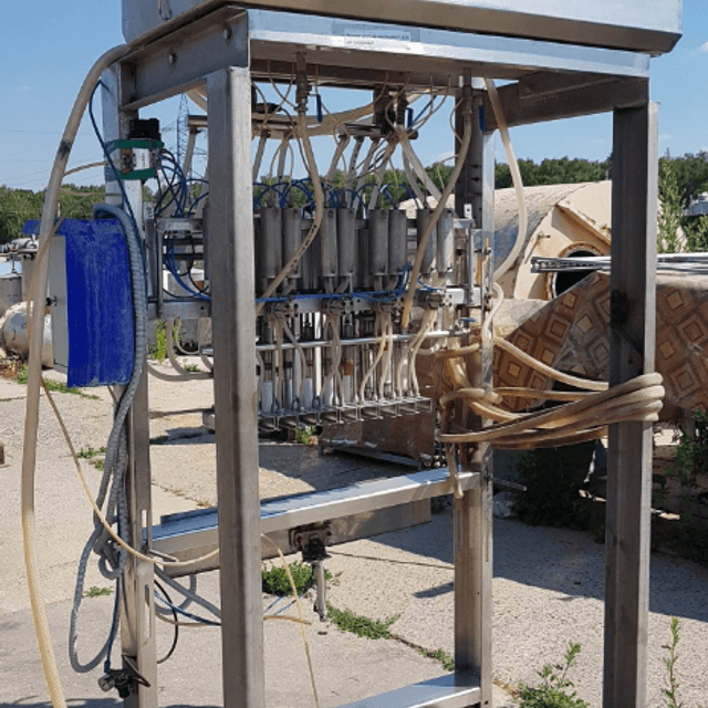 Автомат розлива линейный АРЛ-8с ПЭТ бутылка от 0,2 до 2,0 л