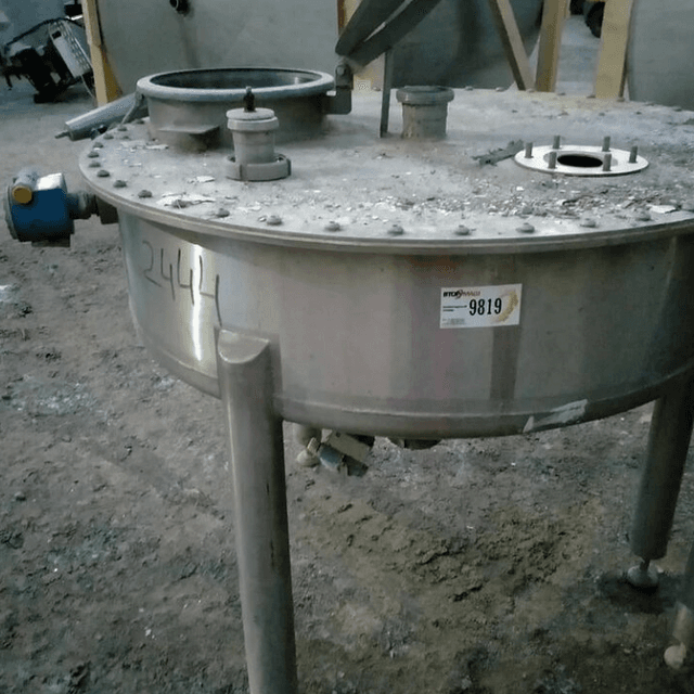 Емкость на ножках 250л инв.9819