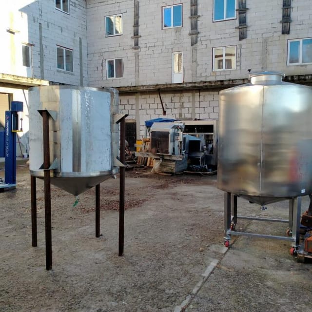 Емкость 2м3 с конусом инв.8946