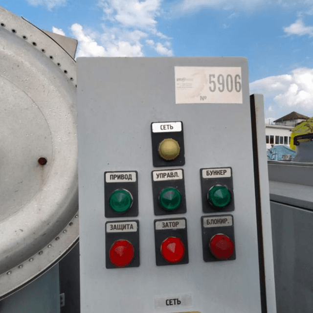 Розливо-укупорочный автомат ЛПМ2-200ПЭТ1 инв.5906