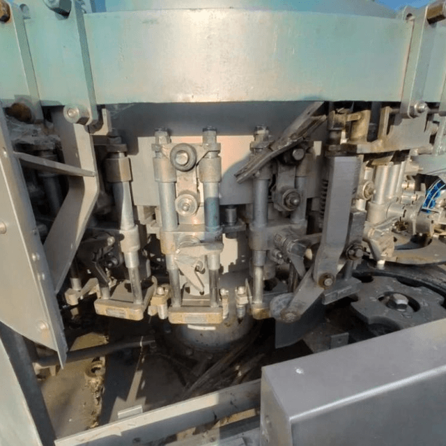 Розливо-укупорочный автомат ЛПМ2-200ПЭТ1 инв.5906