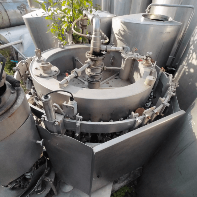 Розливо-укупорочный автомат ЛПМ2-200ПЭТ1 инв.5906