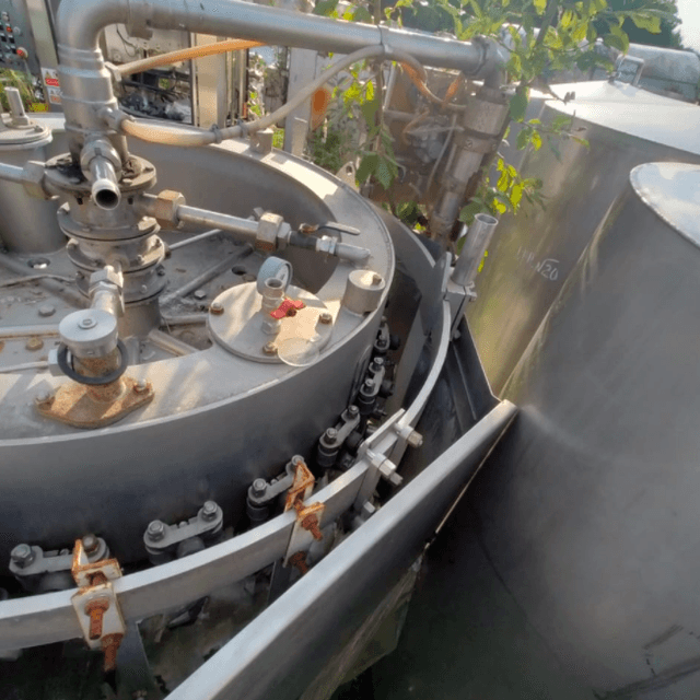 Розливо-укупорочный автомат ЛПМ2-200ПЭТ1 инв.5906