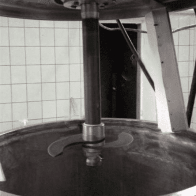 Котёл плавитель е.2086