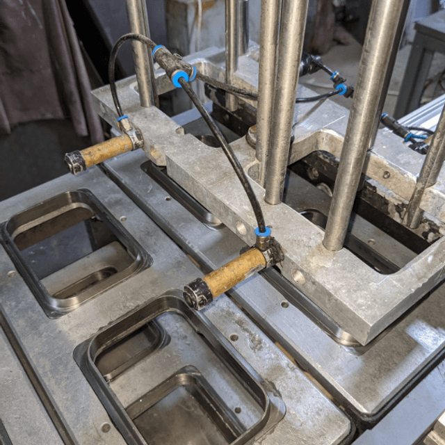 Фасовочно-упаковочная машина в ванночки Паст Пак 2Л е.2004