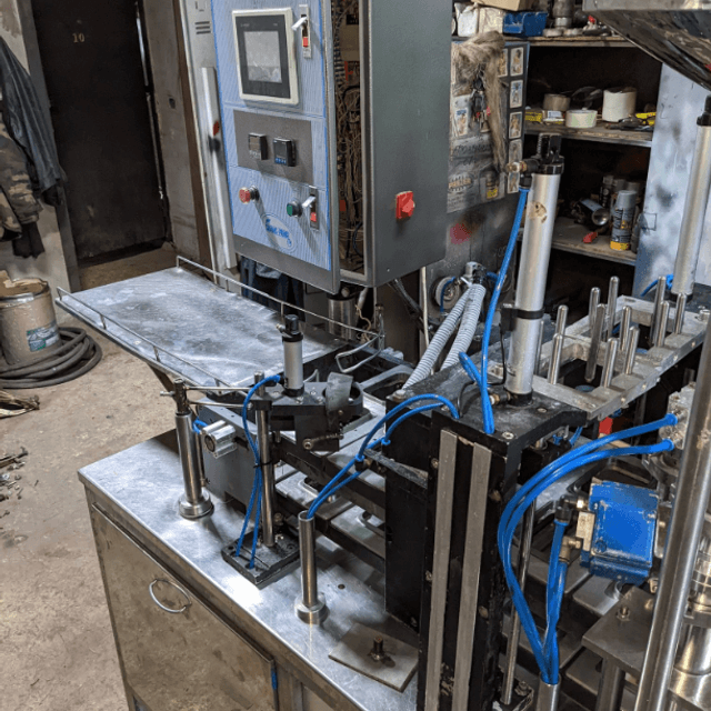 Фасовочно-упаковочная машина в ванночки Паст Пак 2Л е.2004