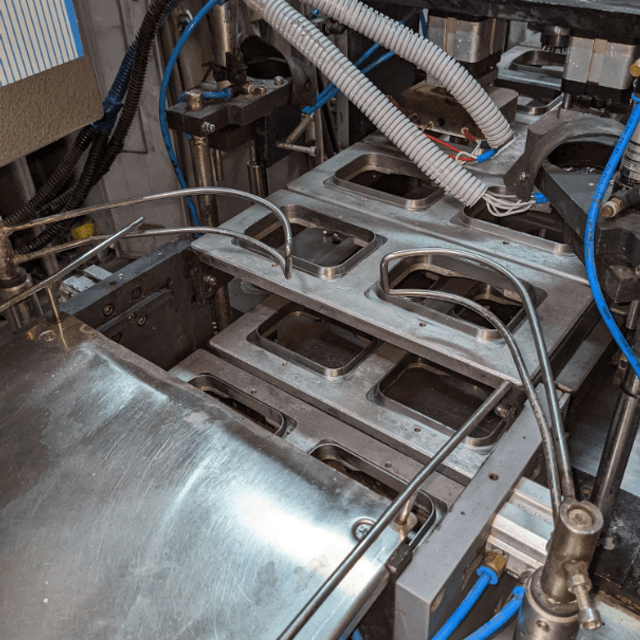 Фасовочно-упаковочная машина в ванночки Паст Пак 2Л е.2004