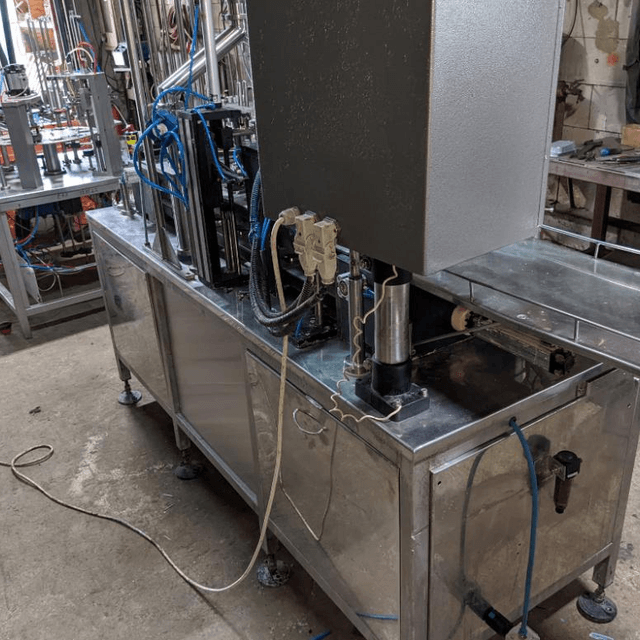 Фасовочно-упаковочная машина в ванночки Паст Пак 2Л е.2004