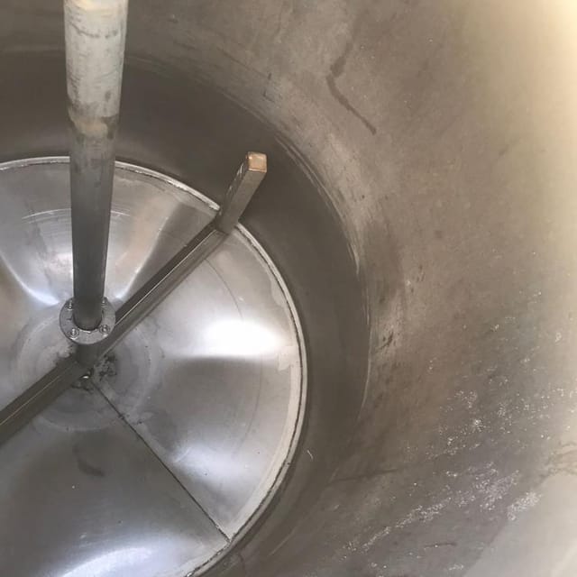 Ёмкость 1 куб.м с рубашкой инв.10865