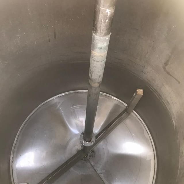 Ёмкость 1 куб.м с рубашкой инв.10865