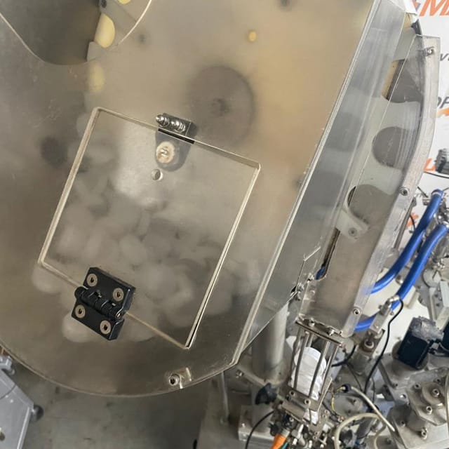 Линия розлива молока 1500бут  АДНК 39ЛР инв.8155