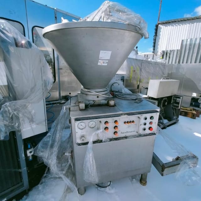 Шприц Handtmann VF300 с подъемником инв.8134