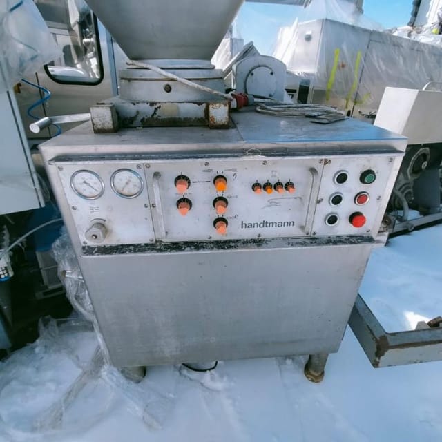 Шприц Handtmann VF300 с подъемником инв.8134