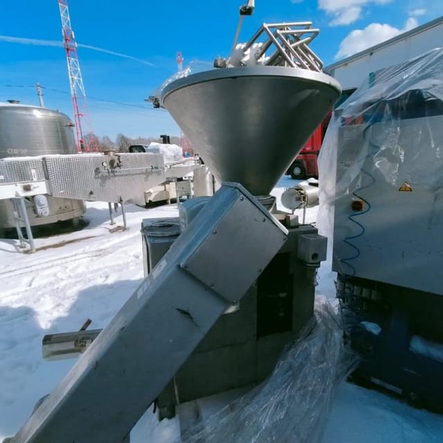 Шприц Handtmann VF300 с подъемником инв.8134