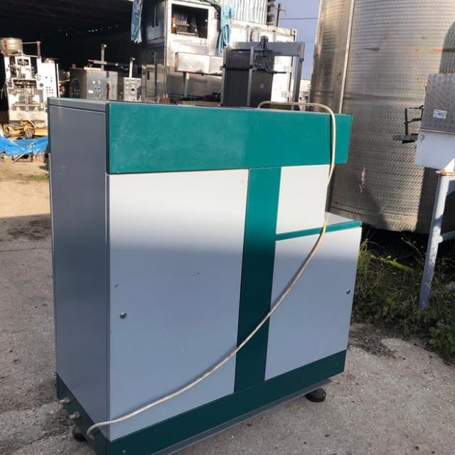 Линия розлива газ.воды в ПЭТ 700 бут/час инв.9936