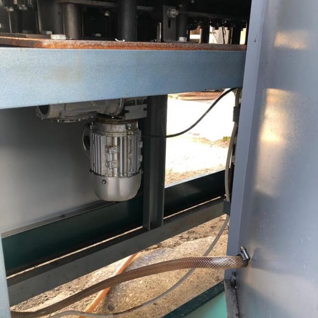 Линия розлива газ.воды в ПЭТ 700 бут/час инв.9936