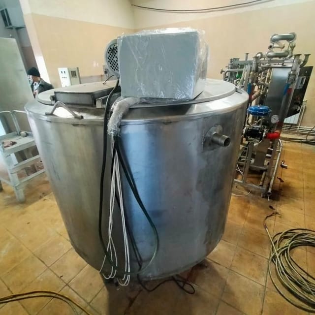 Емкость ОПБ 1000л с ТЭНом инв.8699