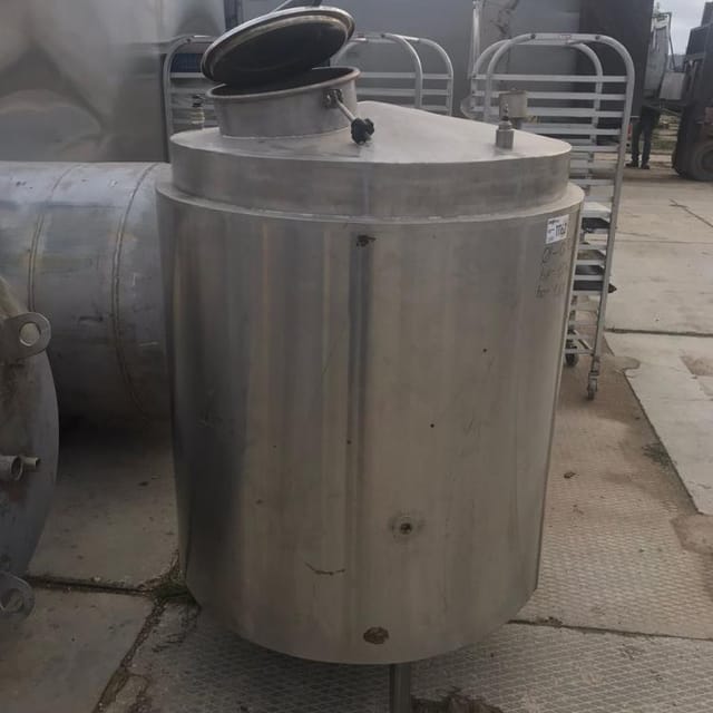 Емкость термос 700л инв.11162