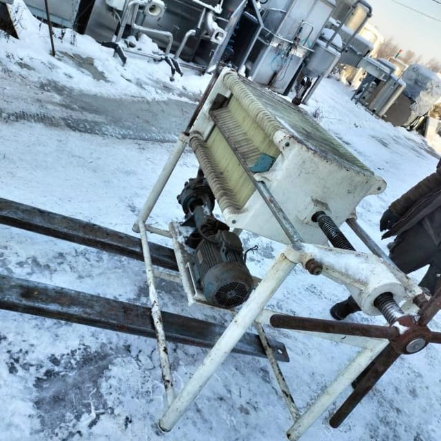 Фильтр-пресс В9-ВФС/423-56, пластины полипропилен 40Х40, ручной зажим инв.8546