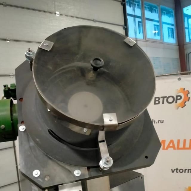 Укупорочный автомат ПАККА-3000УА инв.9308