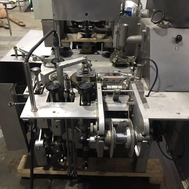 Фасовщик плавленных сырков АРУ ARU FASA новый, брикет 62,5 или 100гр инв.10884