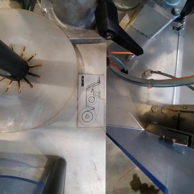 Этикетировщик +термоусадочный колпачок  MECA MARC инв.9194