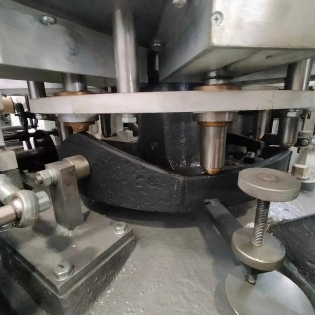 Фасовочный автомат  масла М6-АРМ 500гр инв.8586