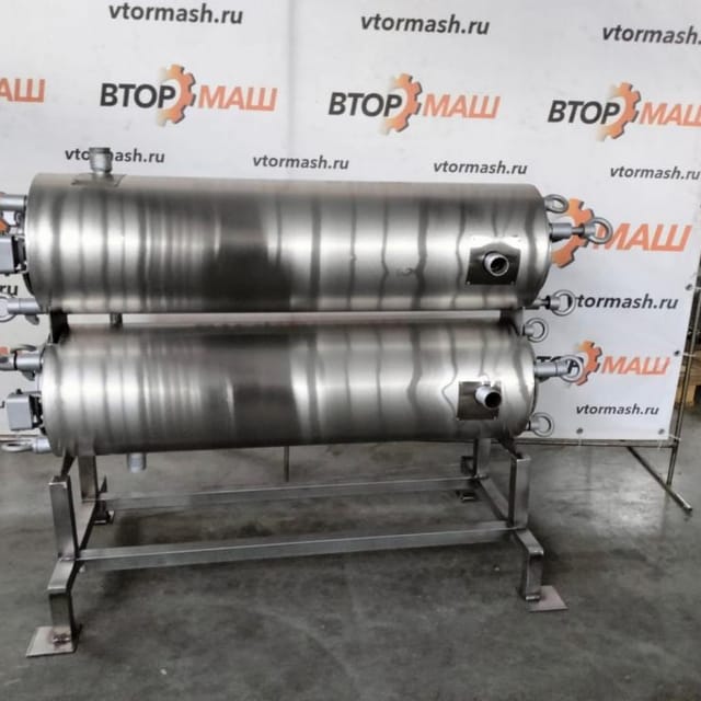 Теплообменник трубчатый двухсекционый Т1-ОУК-5  рама из нерж инв.8485