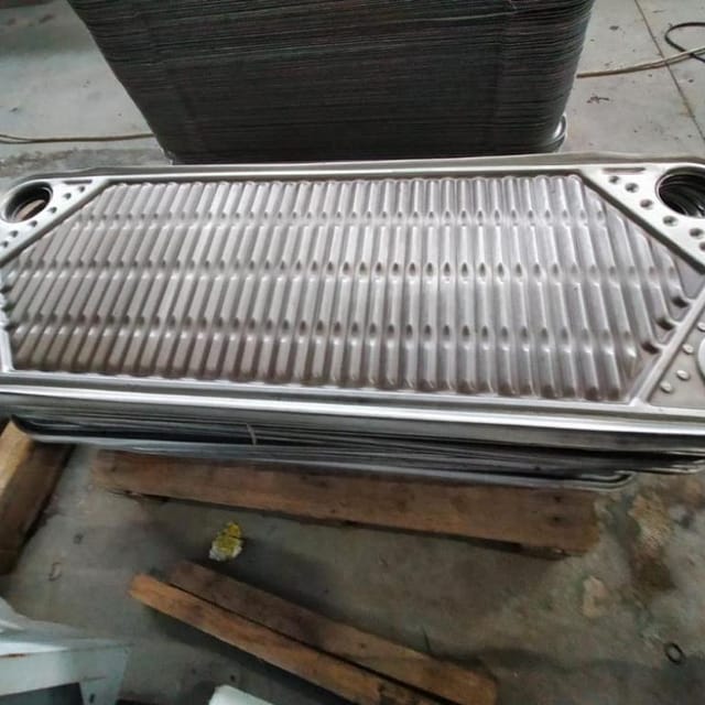 Пластины на теплообменник пластинчатый, клеевые.