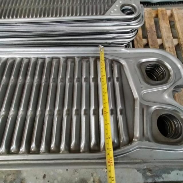 Пластины на теплообменник Alfa Laval, клеевые.