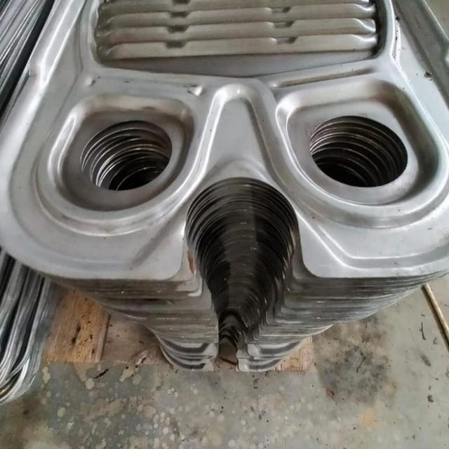 Пластины на теплообменник Alfa Laval, клеевые.