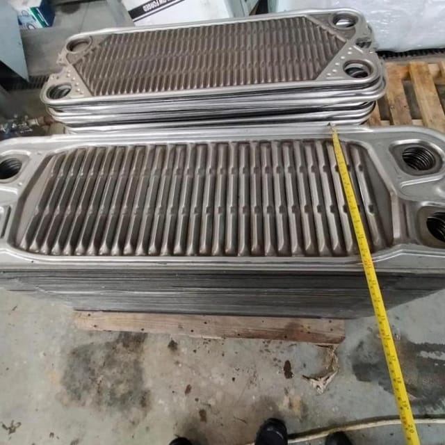 Пластины на теплообменник Alfa Laval, клеевые.