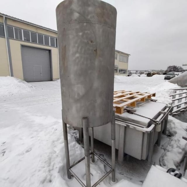 Емкость одностенка 350л инв.7418