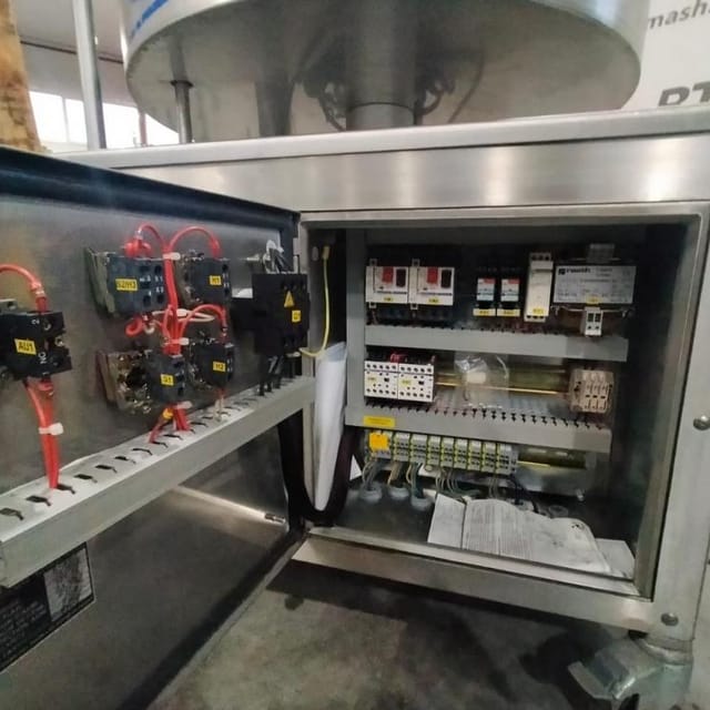 Линия розлива коньяка, полуавтомат, производительность до 700 бут/час - 0,5л инв.9915