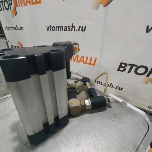 Линия розлива коньяка, полуавтомат, производительность до 700 бут/час - 0,5л инв.9915