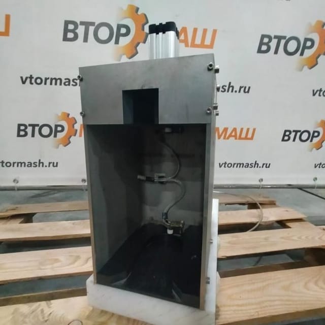 Линия розлива коньяка, полуавтомат, производительность до 700 бут/час - 0,5л инв.9915