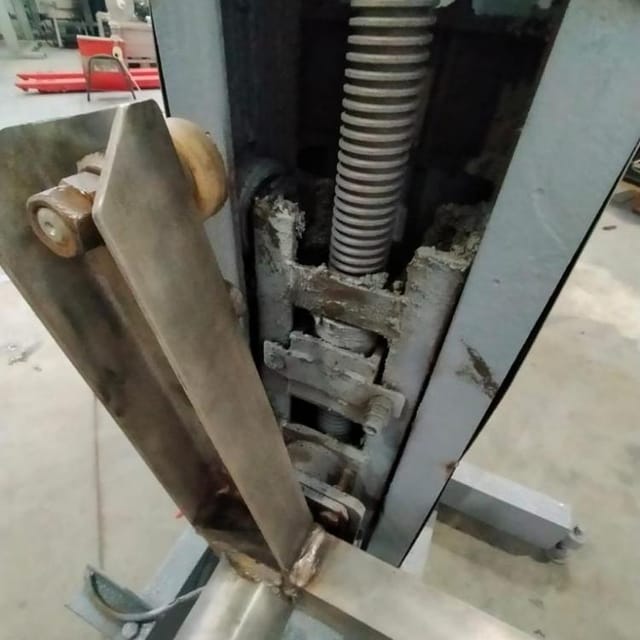 Подъёмник винтовой для тележки 200л инв.10970