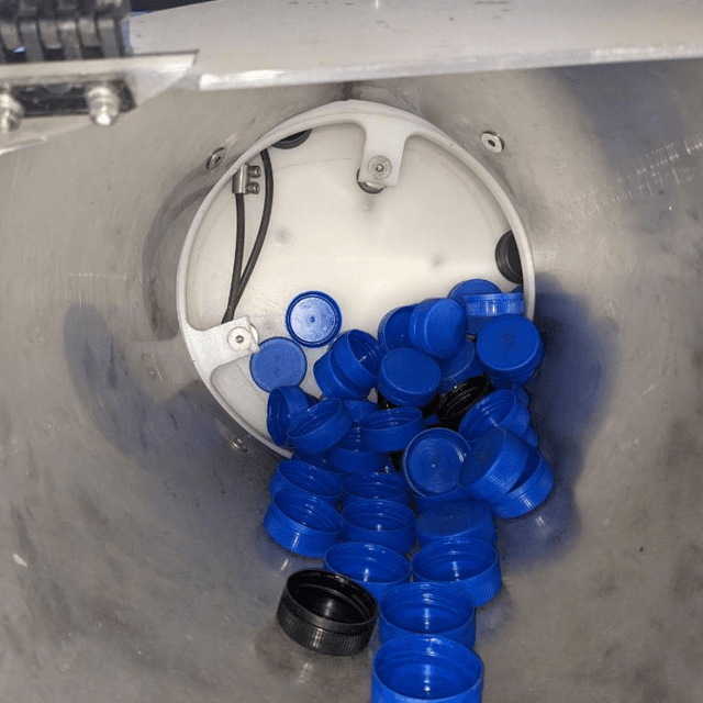 Моноблок розливо-укупорочный по розливу в ПЭТ  0,5-1,0 л, пр-во Сербия е.2045