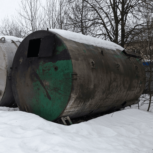 Емкость стальная, объемом 20 куб