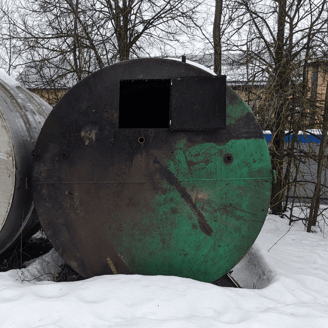 Емкость стальная, объемом 20 куб