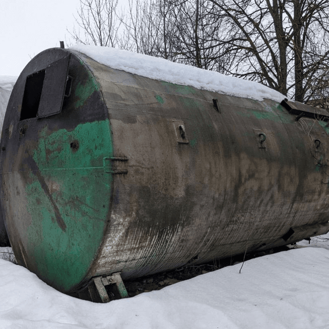 Емкость стальная, объемом 20 куб