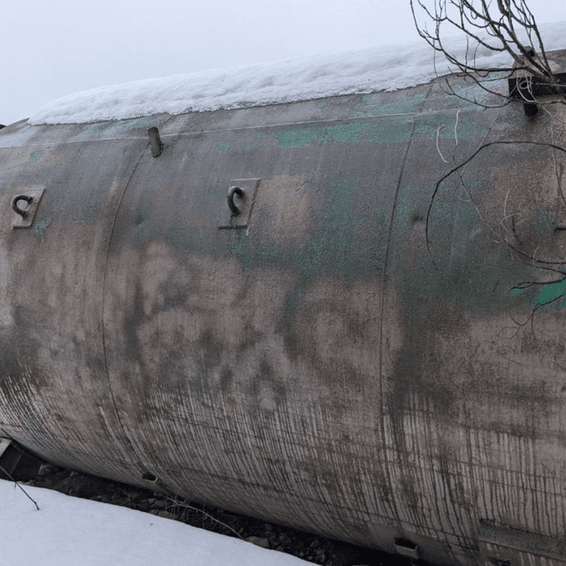 Емкость стальная, объемом 20 куб