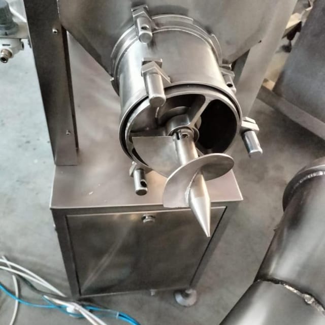 Фасовщик творога в стаканчик с крышкой АЛУР-1500 е.2243