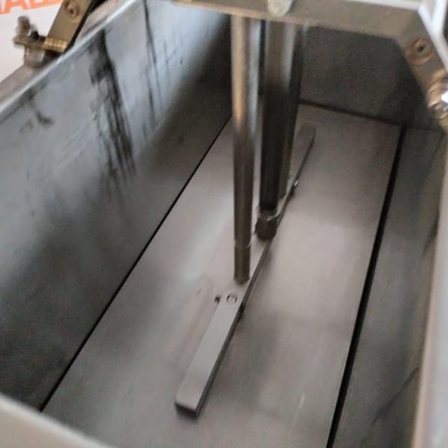 Фасовщик творога в стаканчик с крышкой АЛУР-1500 е.2243