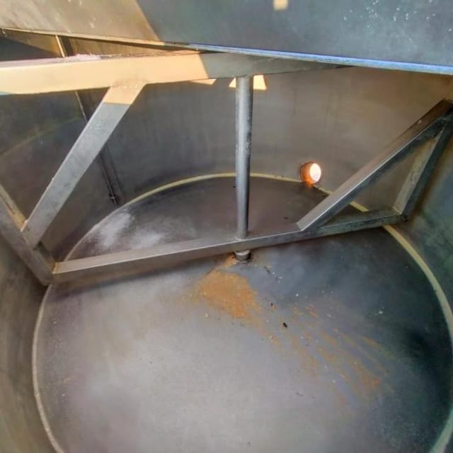 Емкость 700л с рубашкой и мешалкой инв.1506